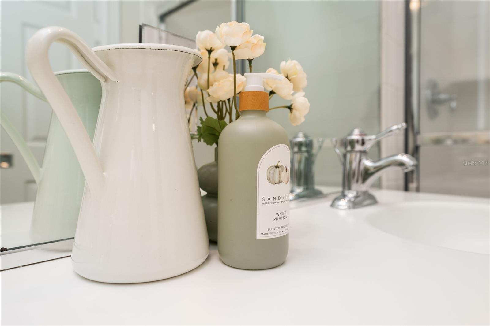 VILLAGEWALK/LK NONA UNS 1A 1B - Residential Lease