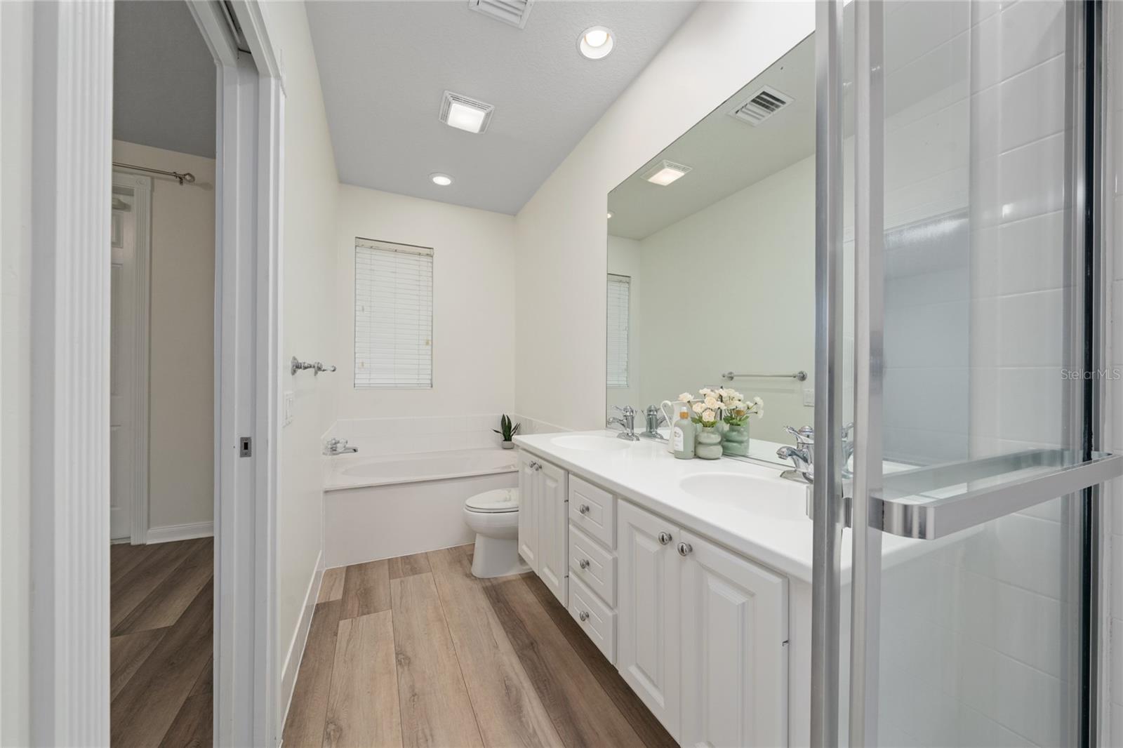 VILLAGEWALK/LK NONA UNS 1A 1B - Residential Lease