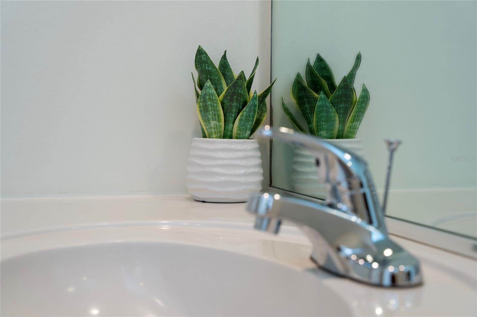 VILLAGEWALK/LK NONA UNS 1A 1B - Residential Lease