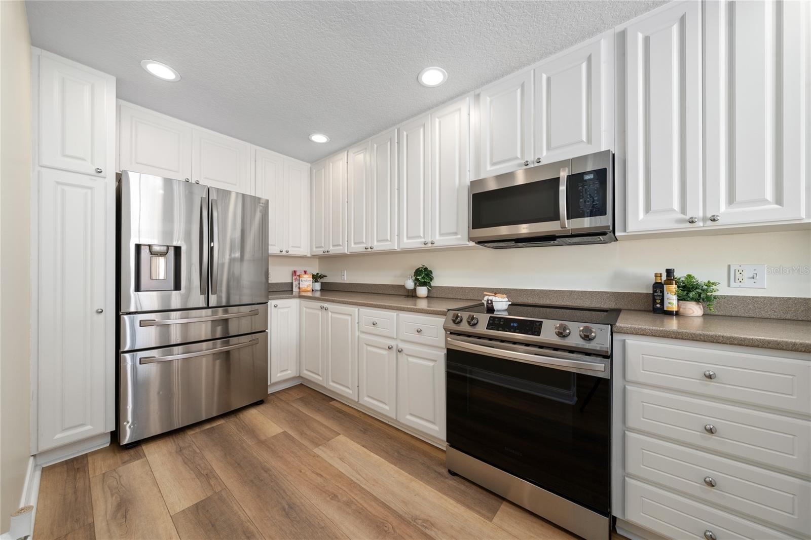 VILLAGEWALK/LK NONA UNS 1A 1B - Residential Lease