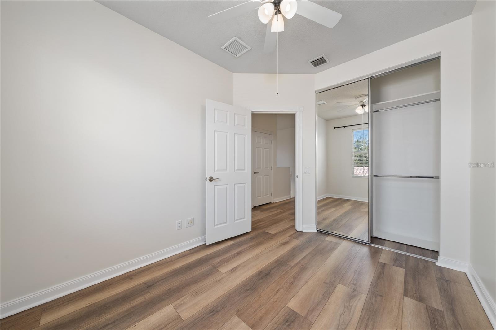 VILLAGEWALK/LK NONA UNS 1A 1B - Residential Lease