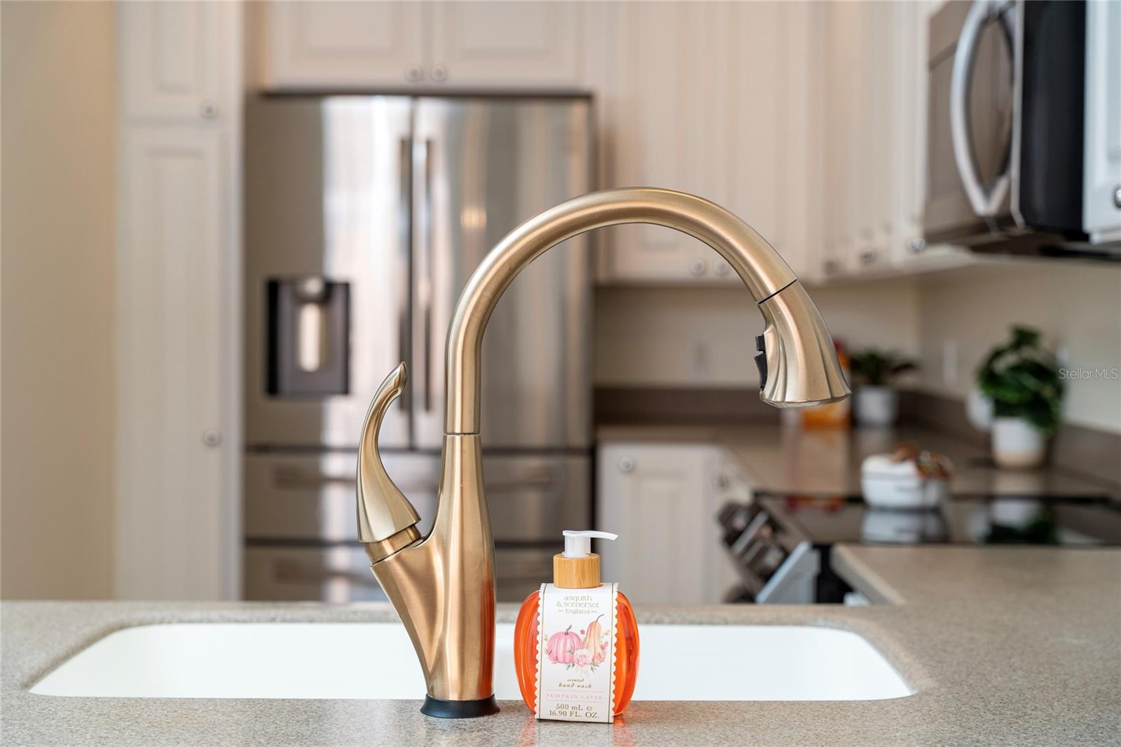 VILLAGEWALK/LK NONA UNS 1A 1B - Residential Lease