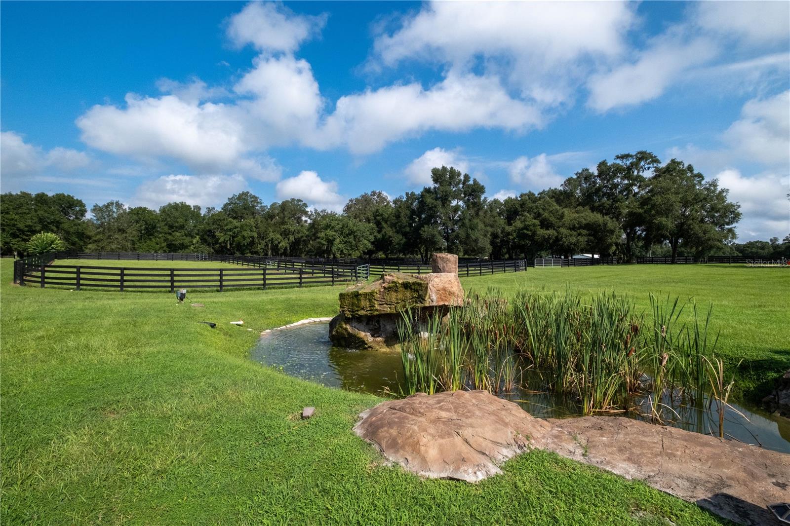 RAINBOWS END ESTATES UN 01 - Farm