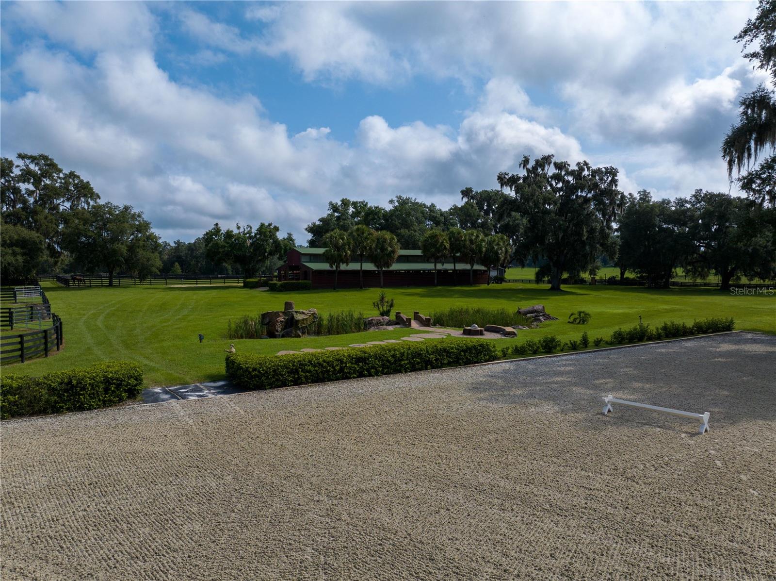 RAINBOWS END ESTATES UN 01 - Farm