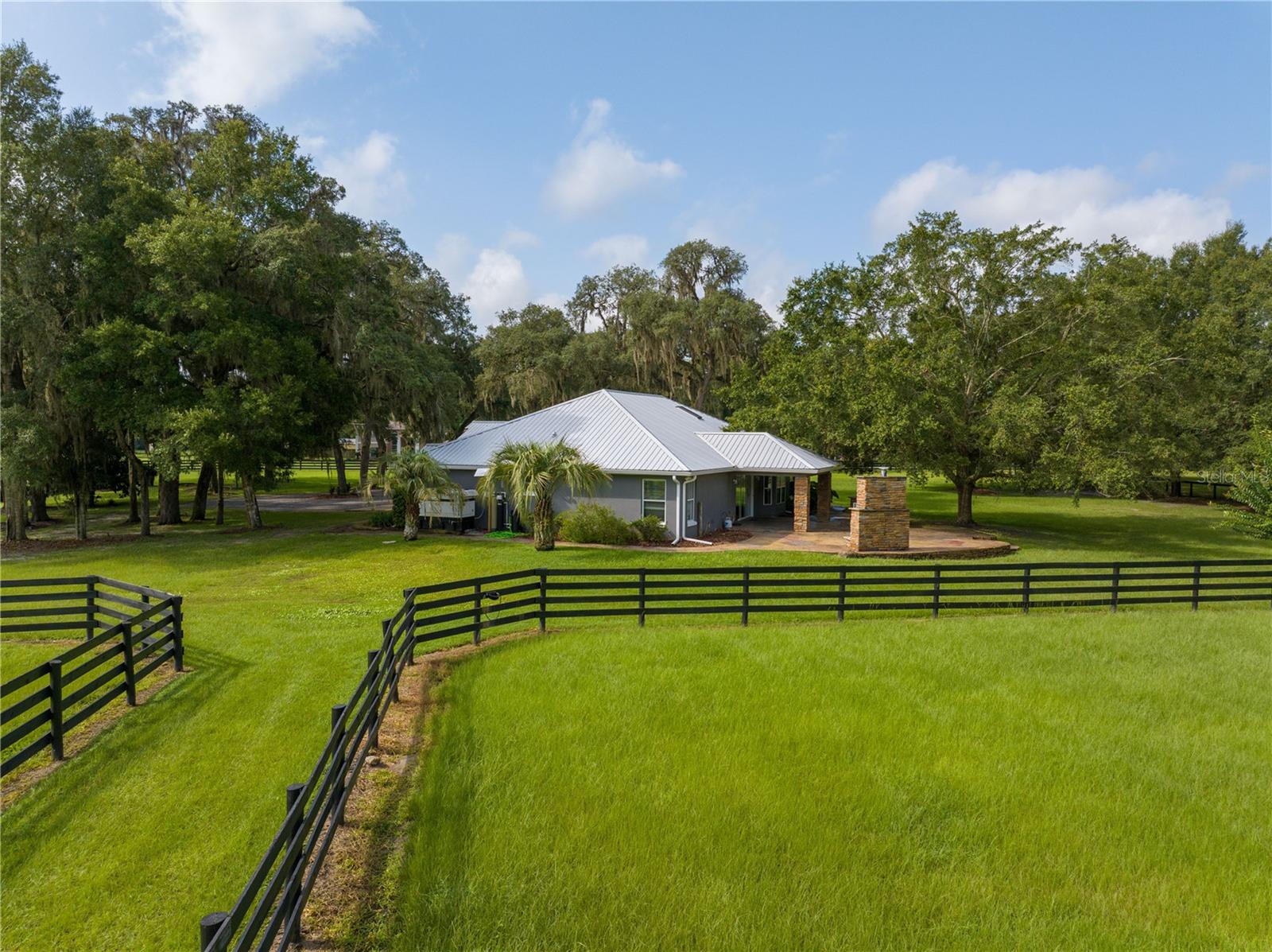 RAINBOWS END ESTATES UN 01 - Farm