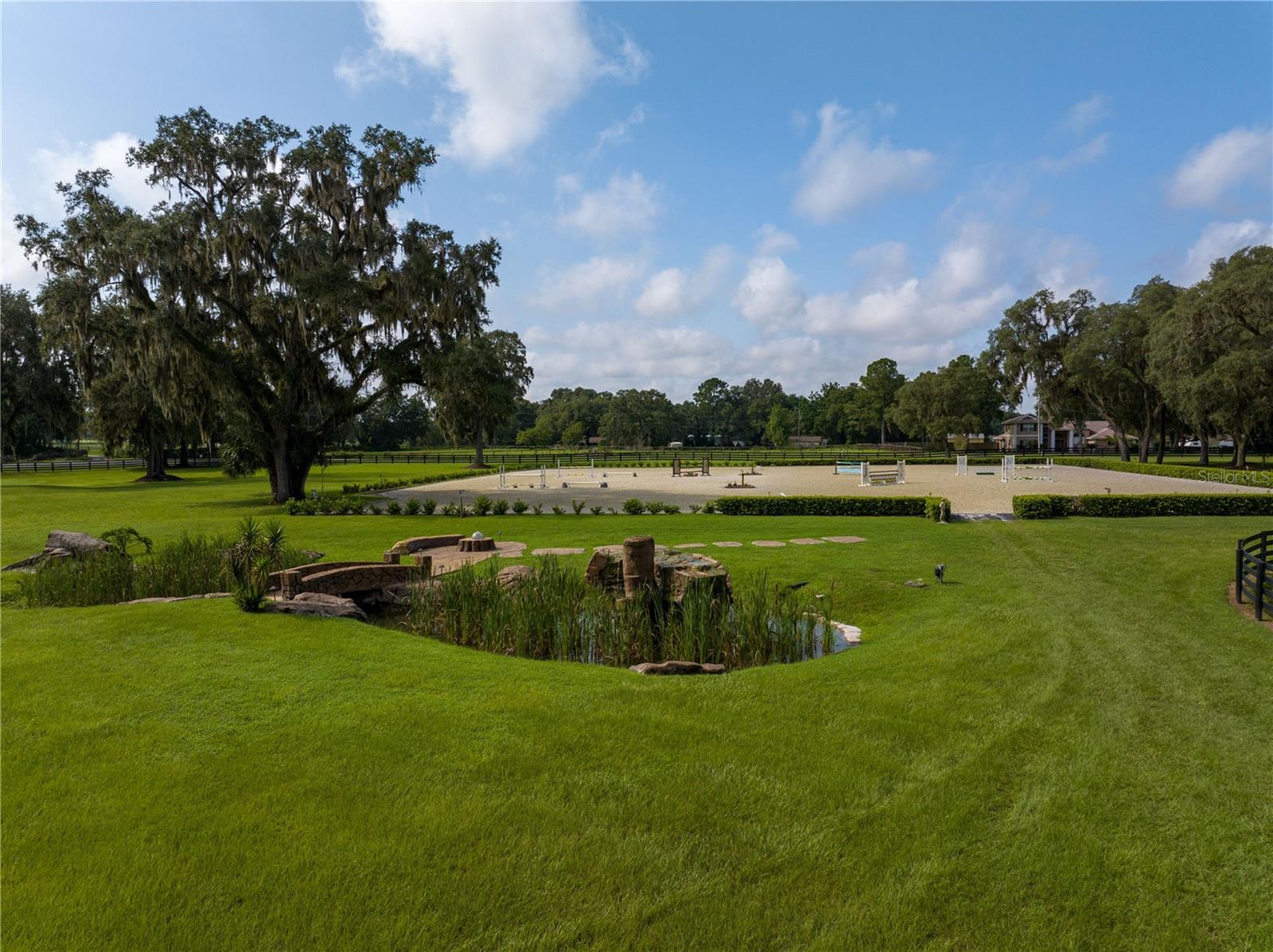 RAINBOWS END ESTATES UN 01 - Farm