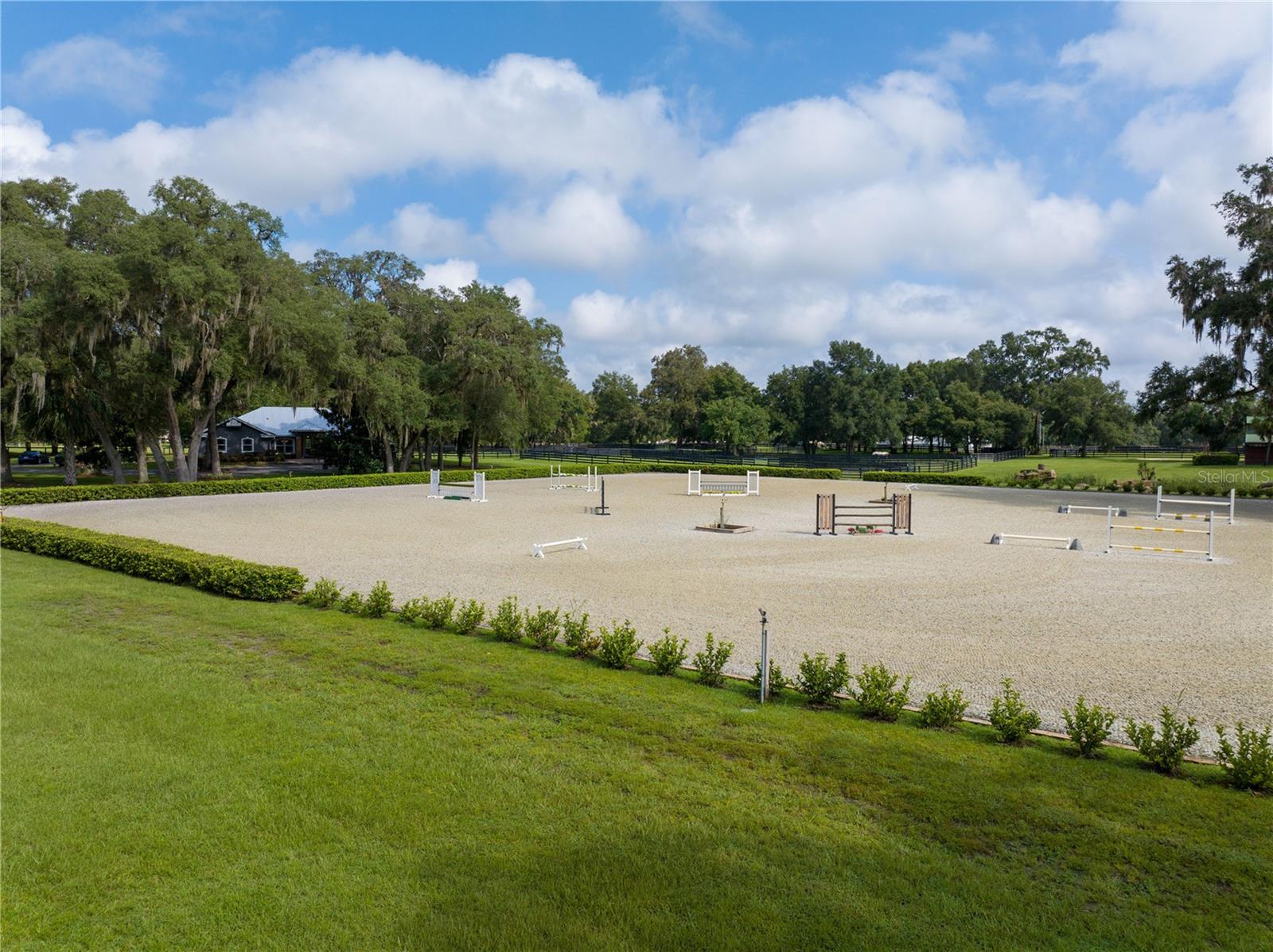 RAINBOWS END ESTATES UN 01 - Farm