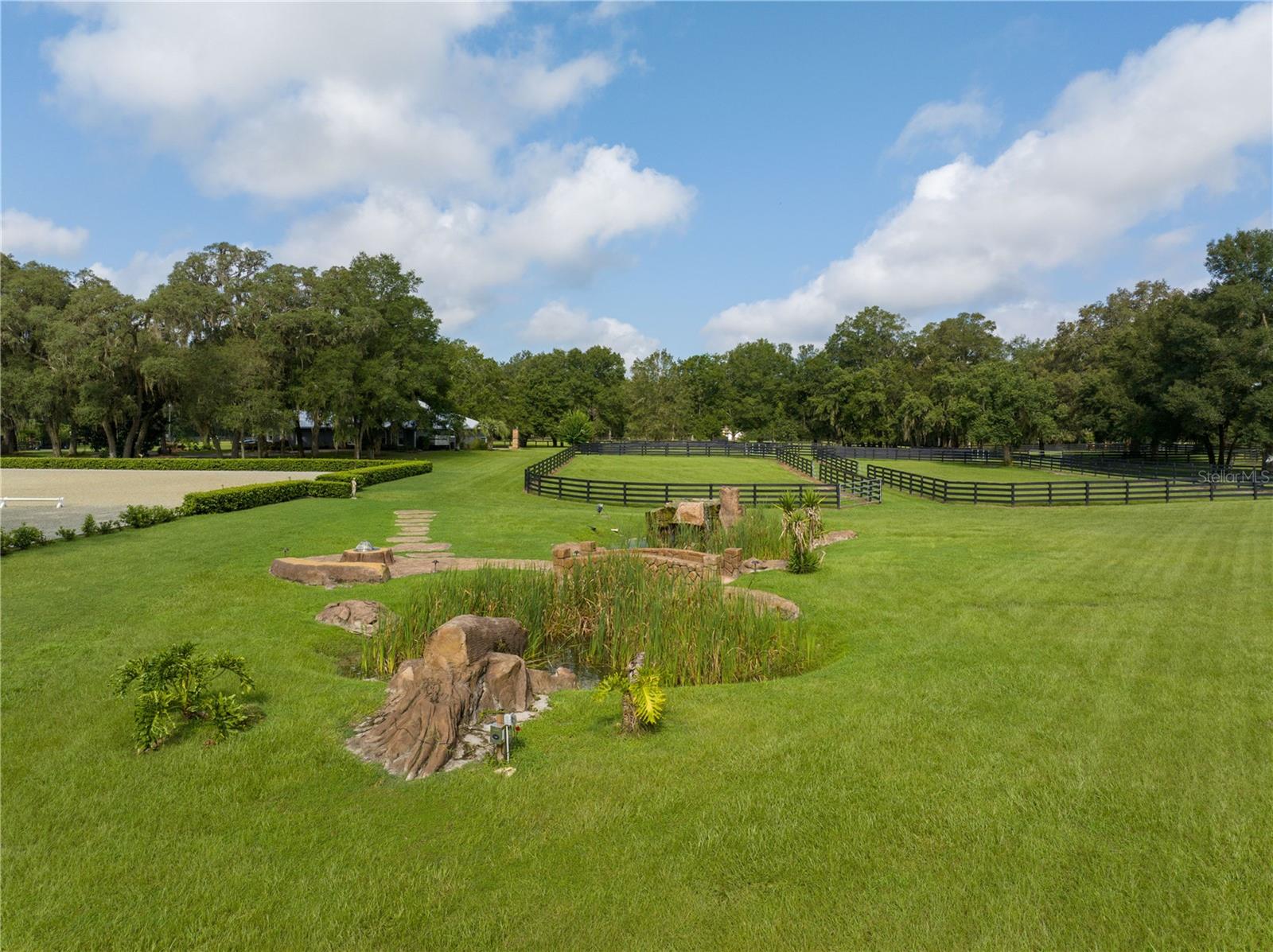 RAINBOWS END ESTATES UN 01 - Farm