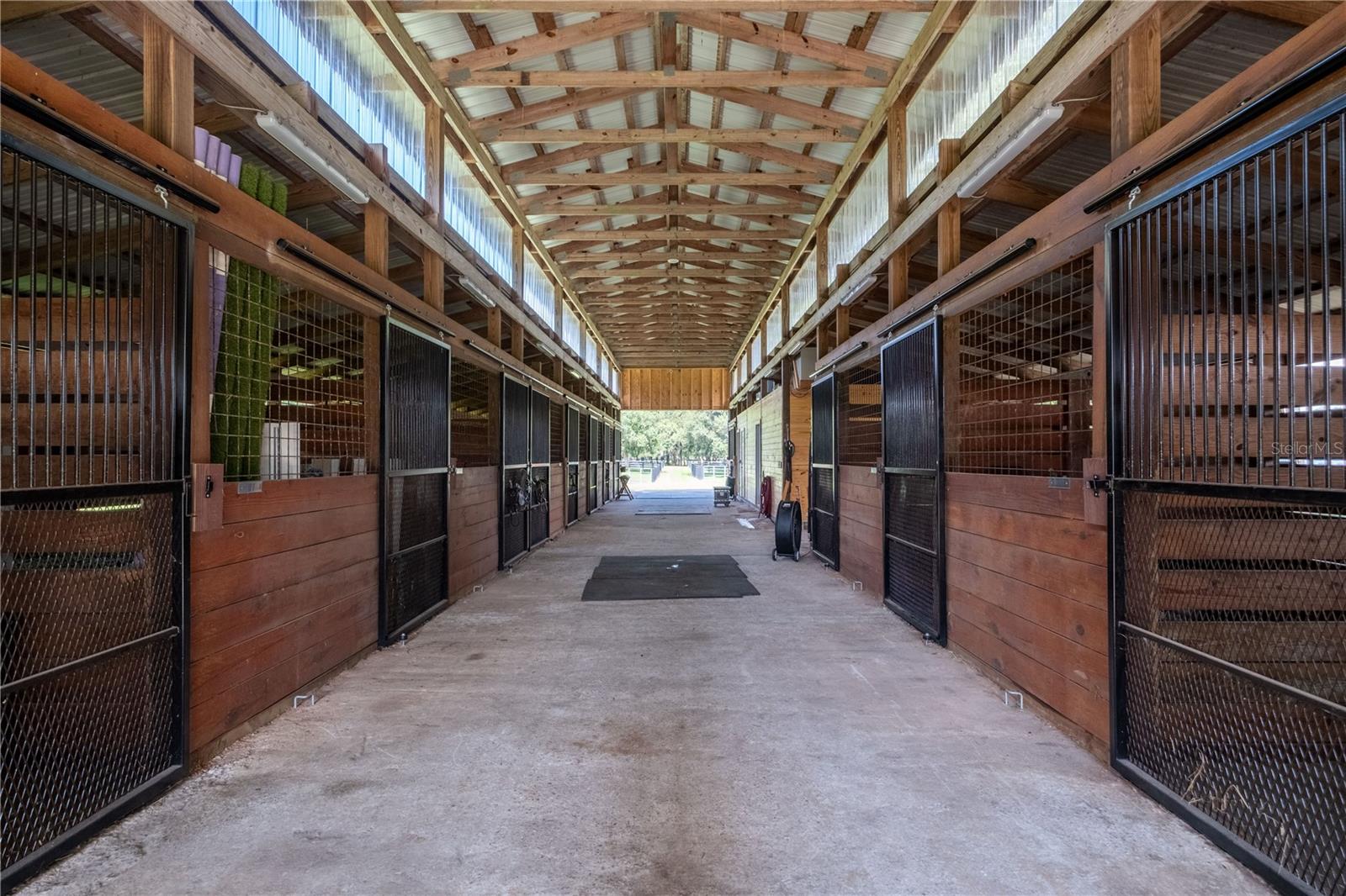 RAINBOWS END ESTATES UN 01 - Farm