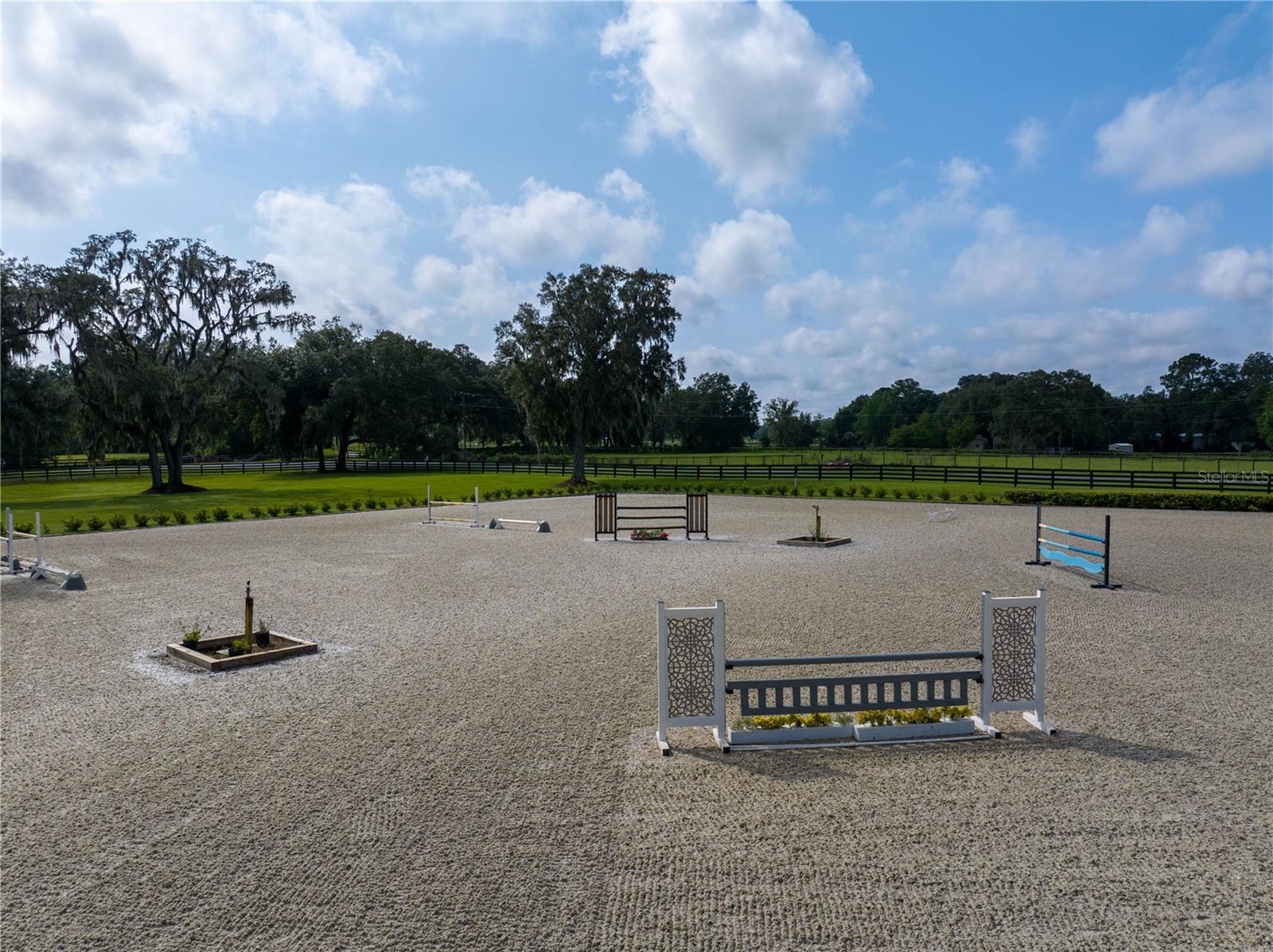 RAINBOWS END ESTATES UN 01 - Farm