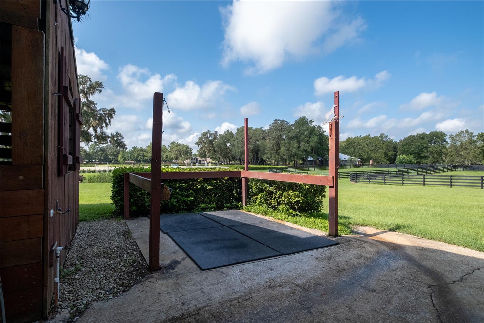 RAINBOWS END ESTATES UN 01 - Farm