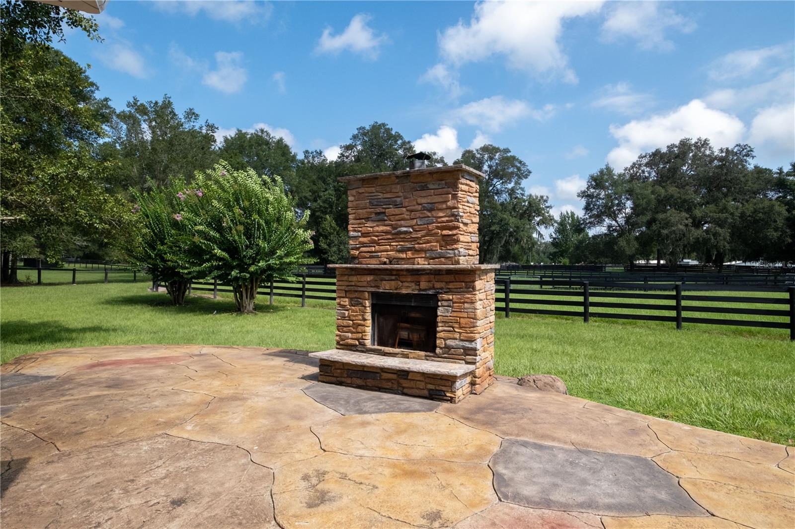 RAINBOWS END ESTATES UN 01 - Farm