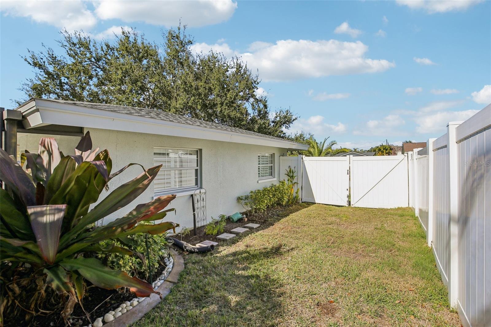 HARBOR HILLS - Residential