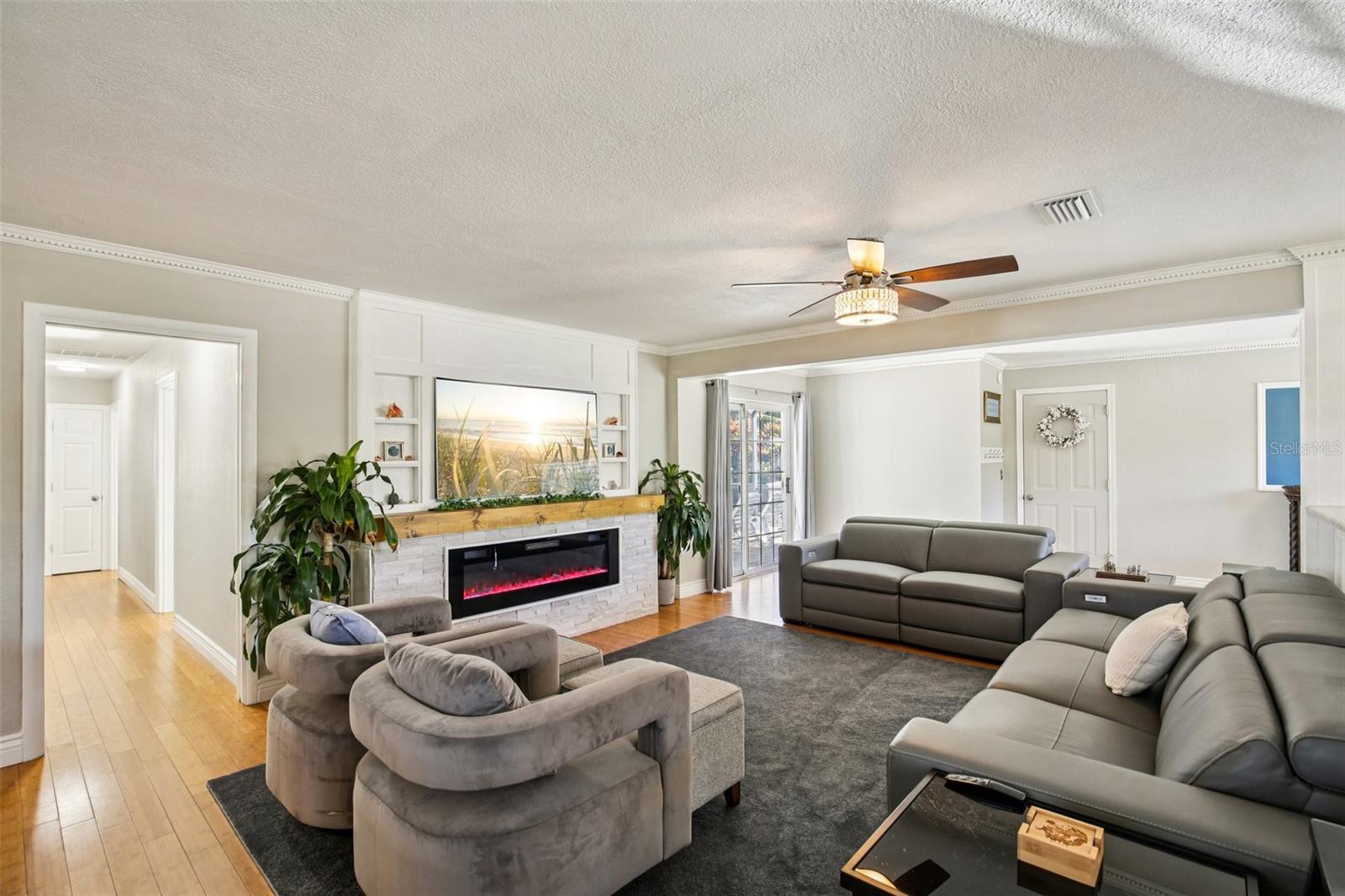 HARBOR HILLS - Residential