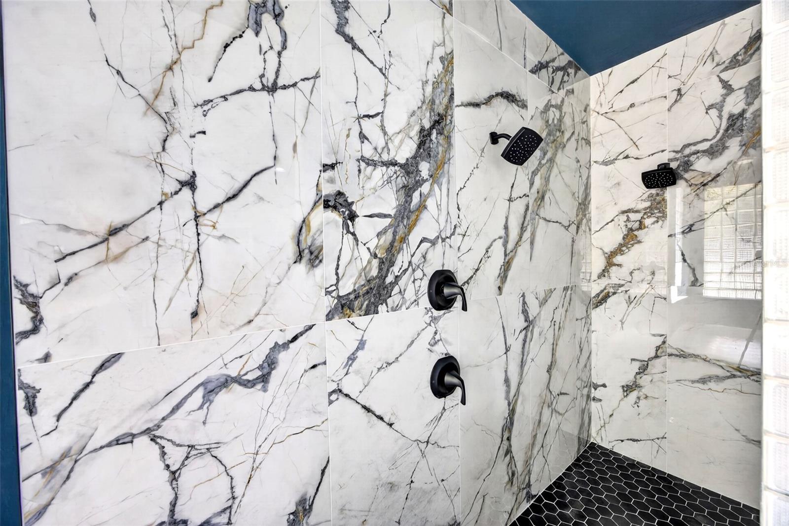 HENDRY CREEK - Residential