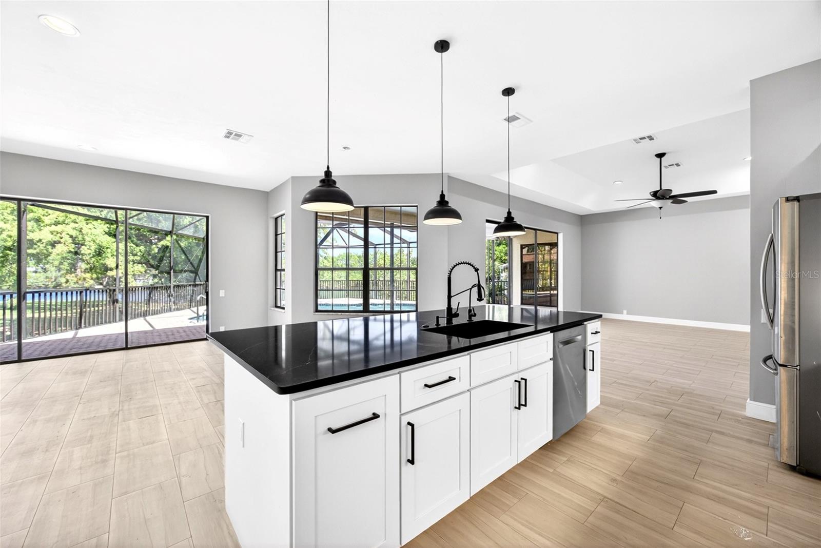 HENDRY CREEK - Residential