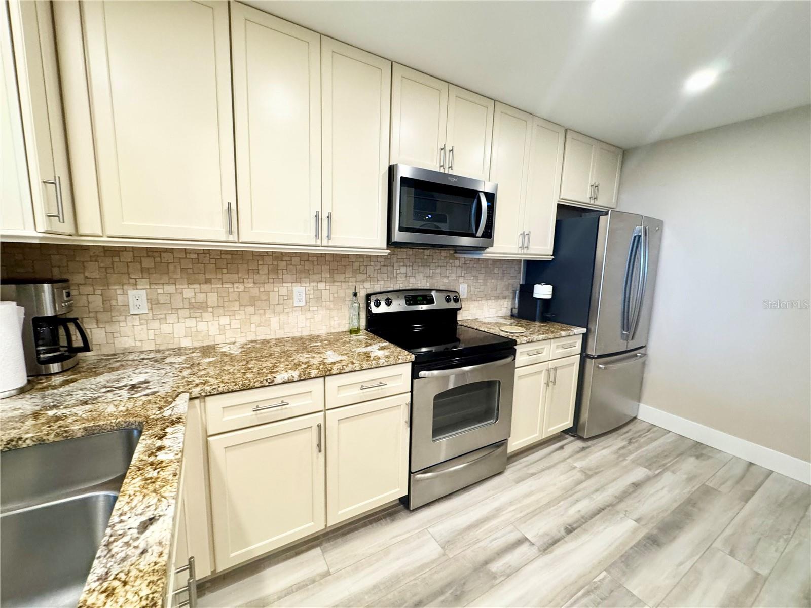 SEAPLACE VI - Residential