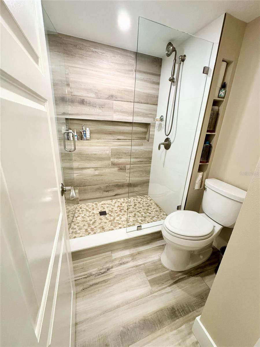 SEAPLACE VI - Residential