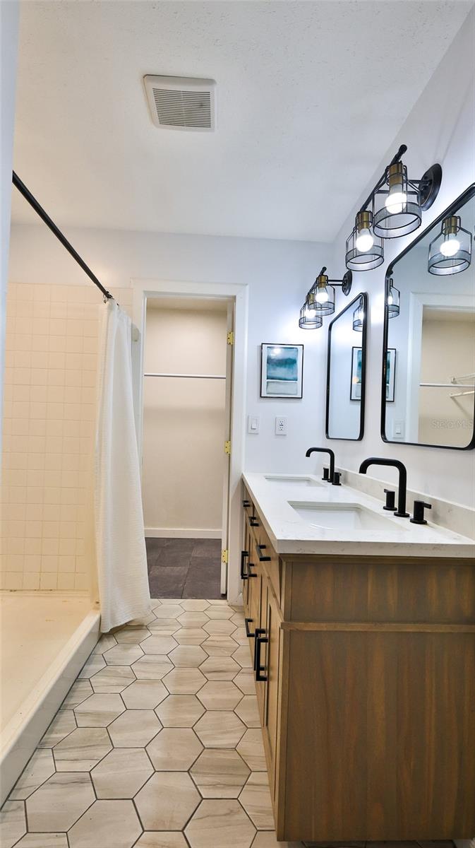 FLORIDA SHORES - Residential