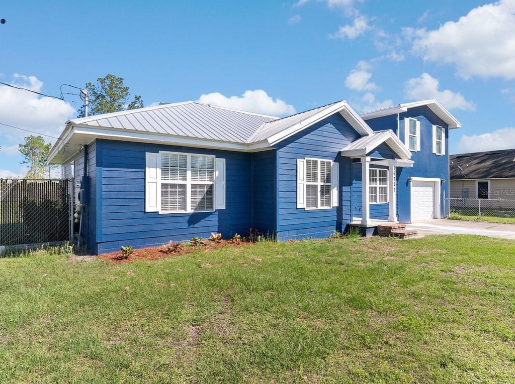 Photo of 16727 SE 91st Street, Lake Butler, FL 32054 (MLS # R4912064)