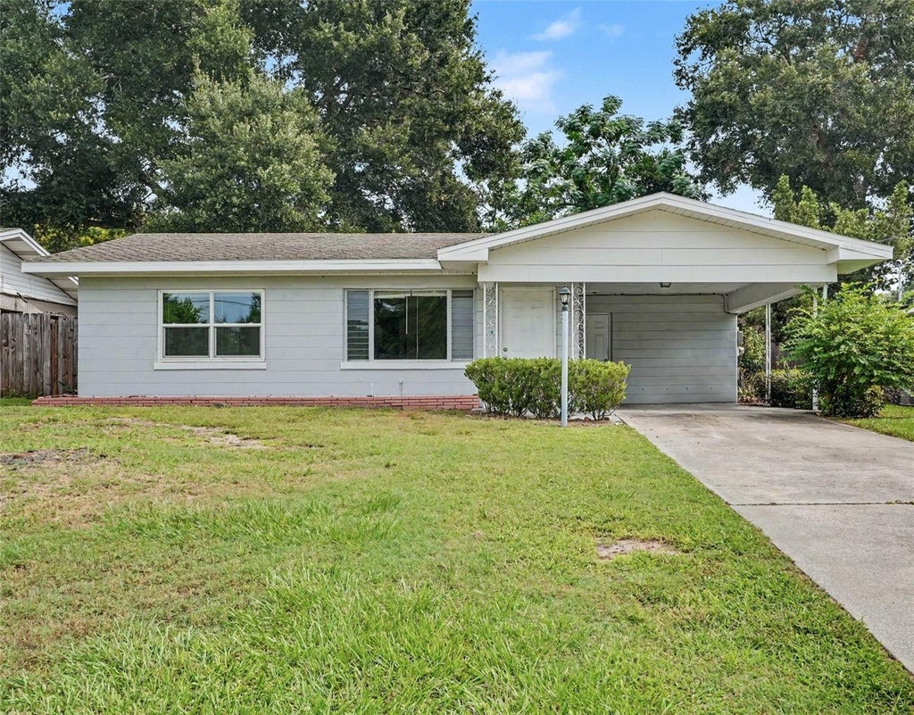Photo of 624 Lake Elizabeth Drive, Winter Haven, FL 33884 (MLS # TB8554269)