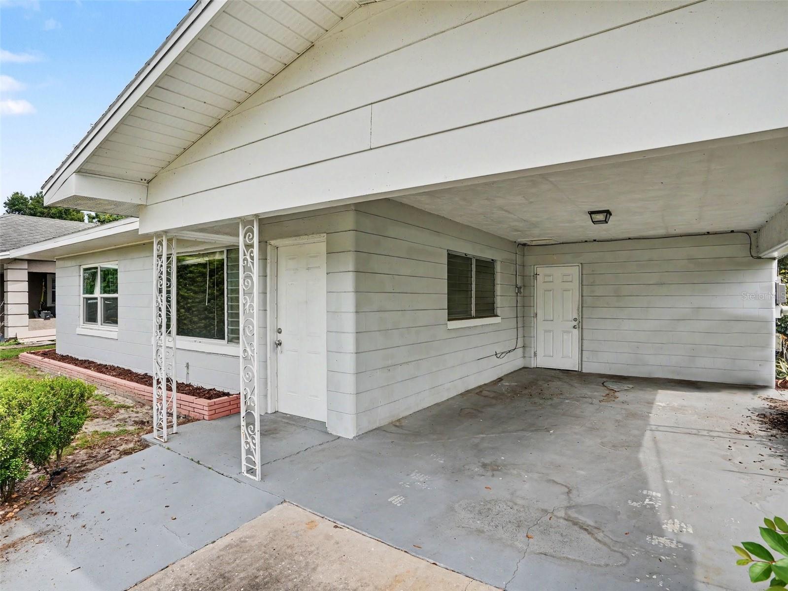 624 LAKE ELIZABETH DRIVE