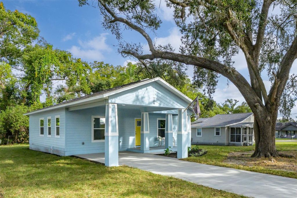 Photo of 706 Avenue E, Plant City, FL 33563 (MLS # TB8457094)