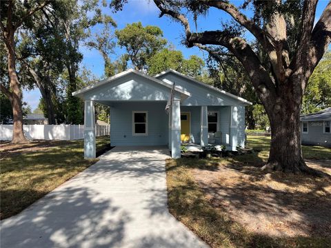 Photo of 706 Avenue E, Plant City, FL 33563 (MLS # TB8457094)