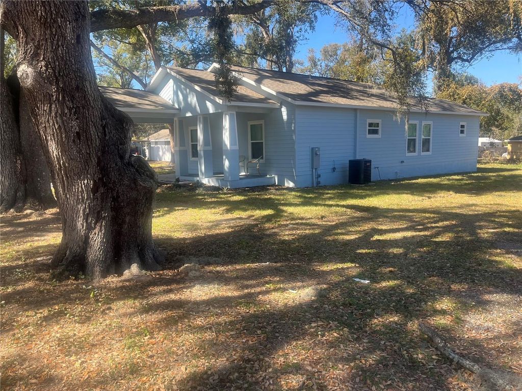 Photo of 706 Avenue E, Plant City, FL 33563 (MLS # TB8457094)