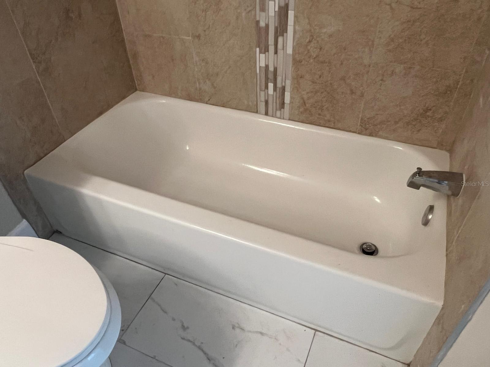 VILLAS DEL SOL AT KISS CONDO - Residential Lease