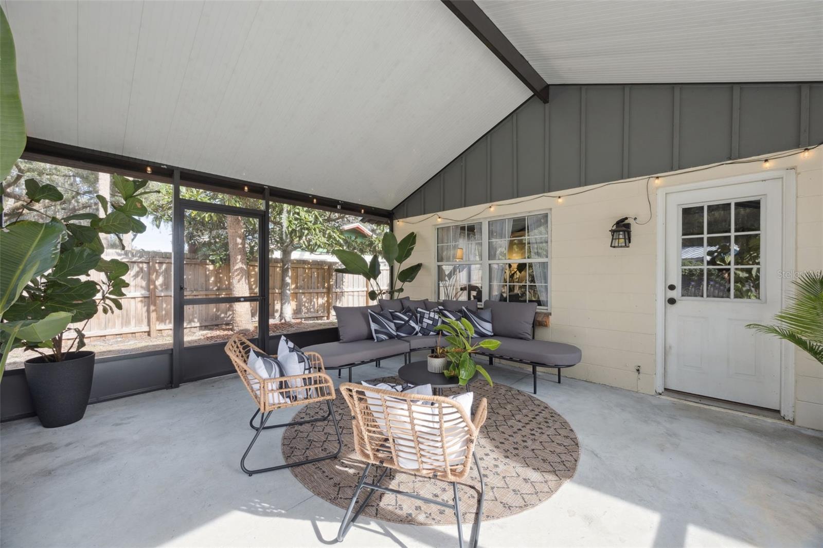 MARVANIA 1ST SEC - Residential