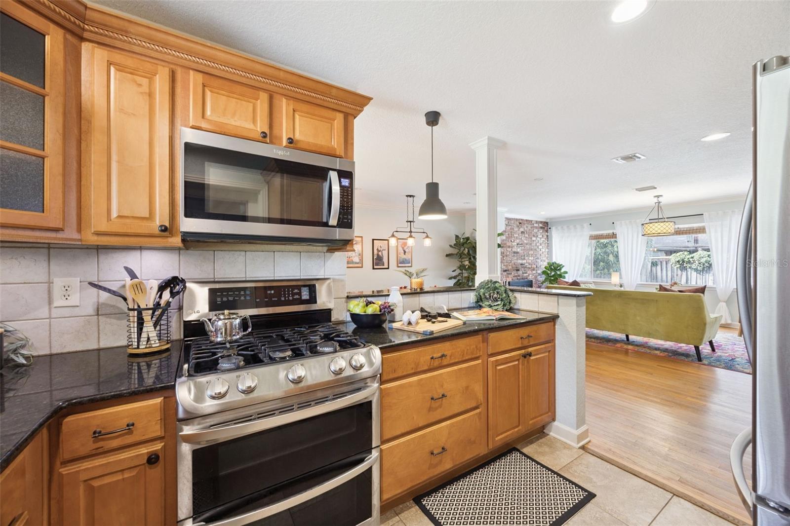 MARVANIA 1ST SEC - Residential