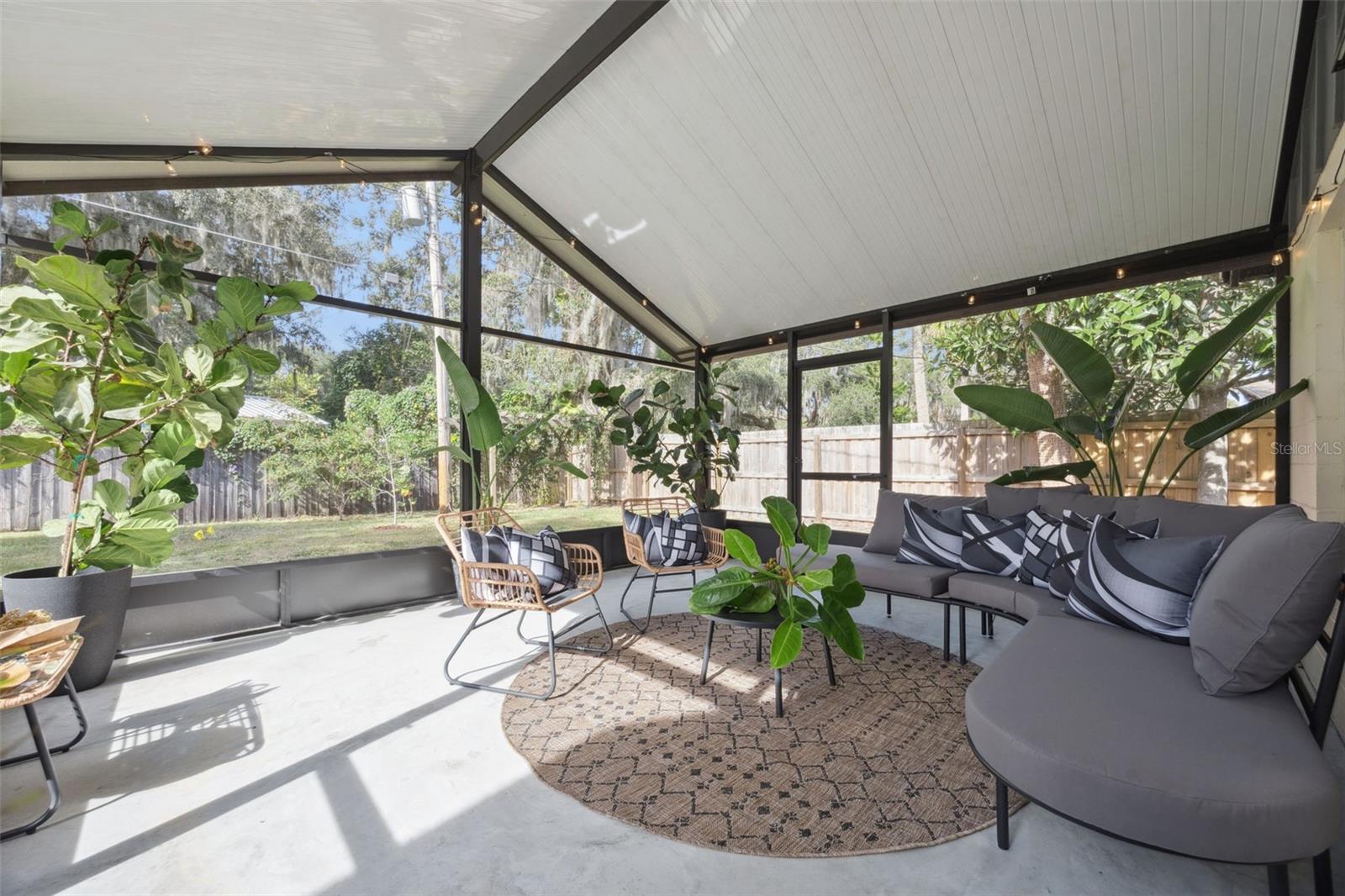 MARVANIA 1ST SEC - Residential