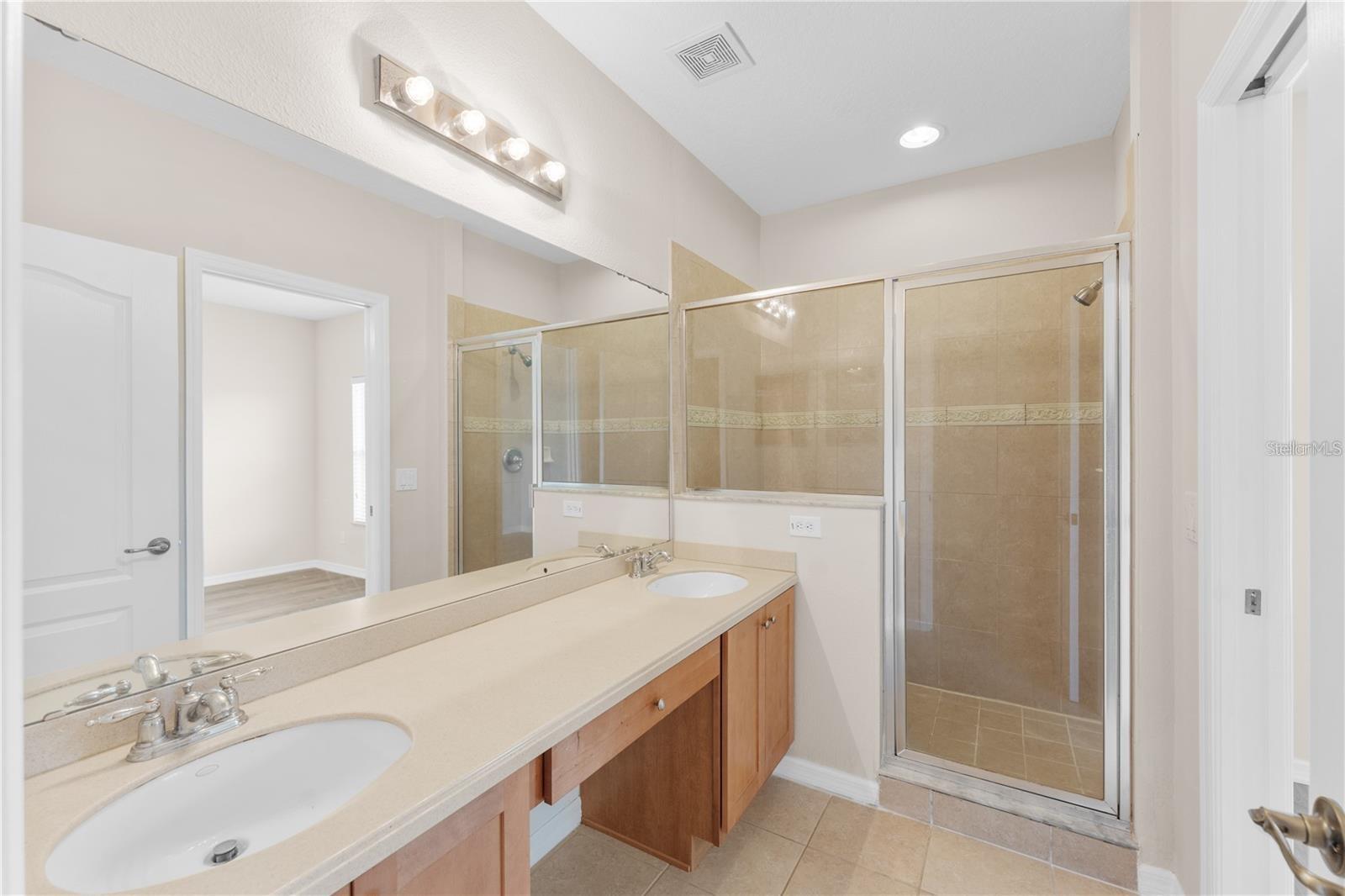 VILLA CAPRI/METROWEST PH 02 K - Residential