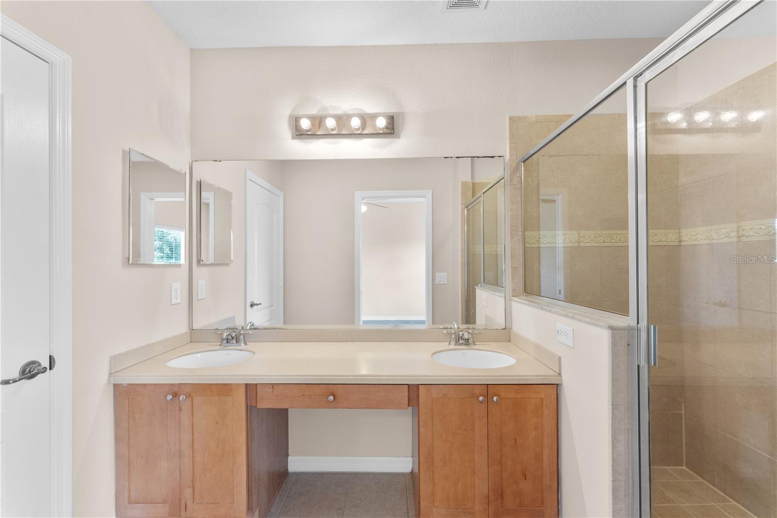 VILLA CAPRI/METROWEST PH 02 K - Residential