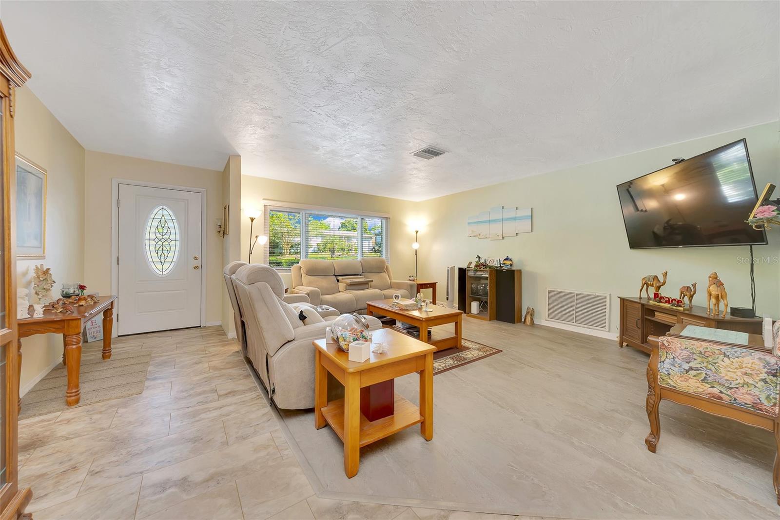 BEVERLY HILLS UNIT 04 - Residential