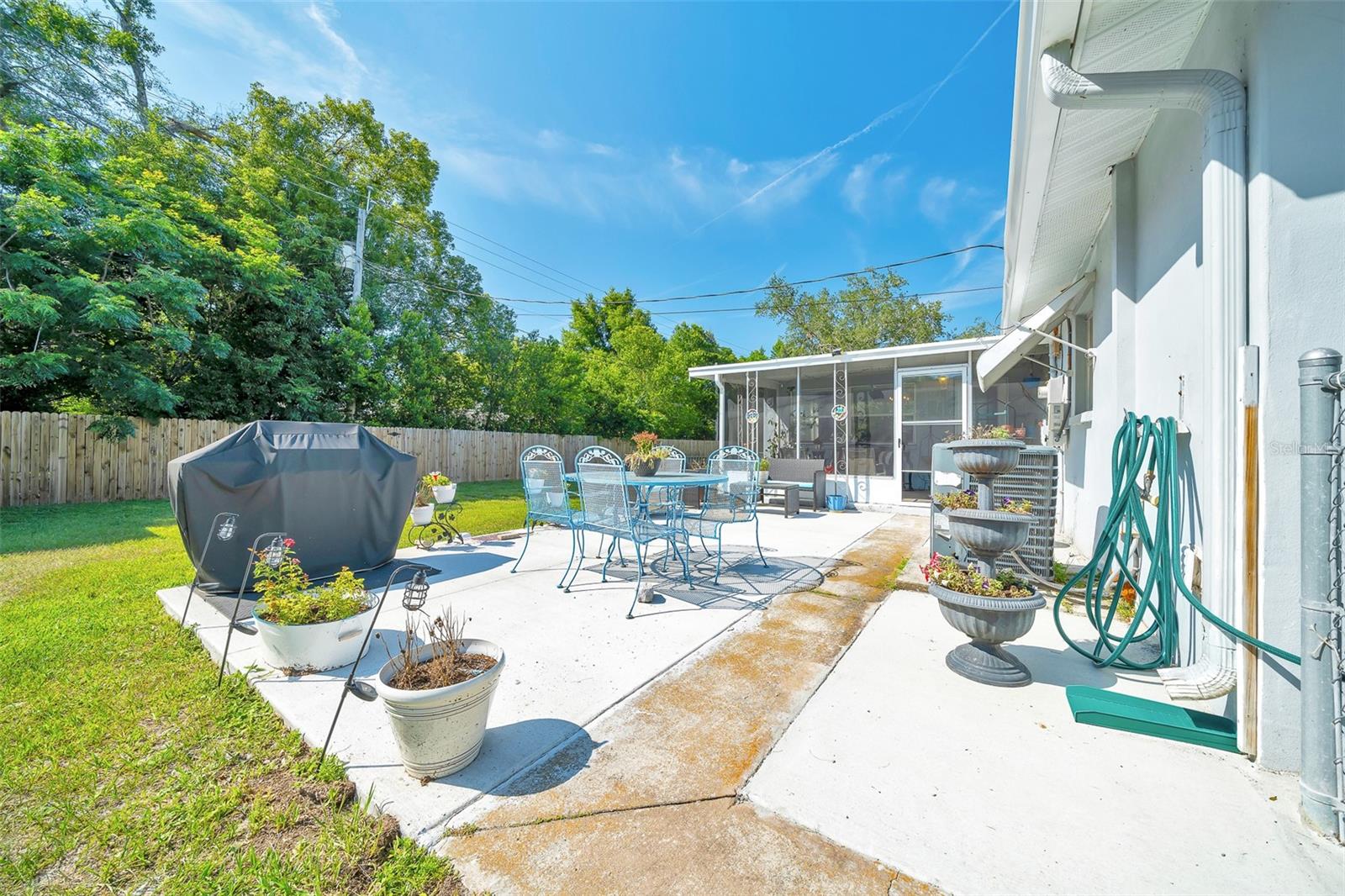 BEVERLY HILLS UNIT 04 - Residential