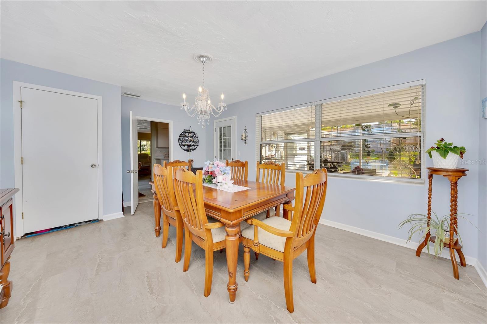 BEVERLY HILLS UNIT 04 - Residential