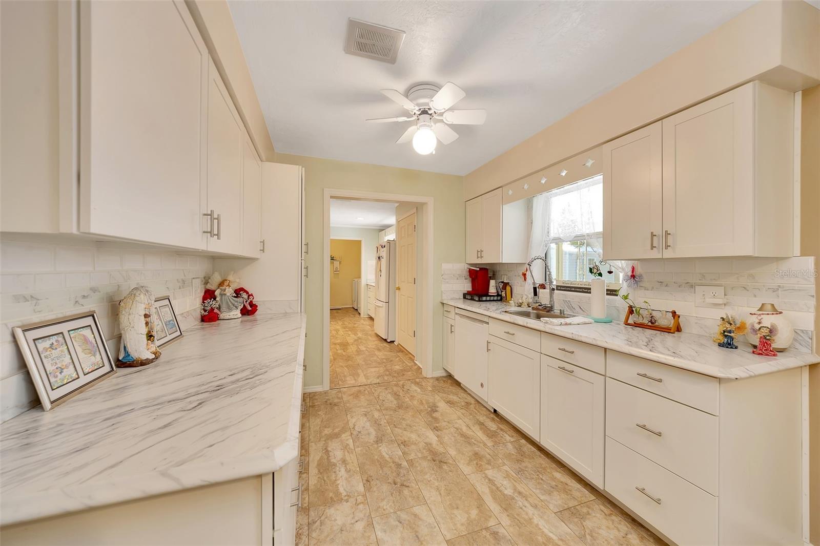 BEVERLY HILLS UNIT 04 - Residential