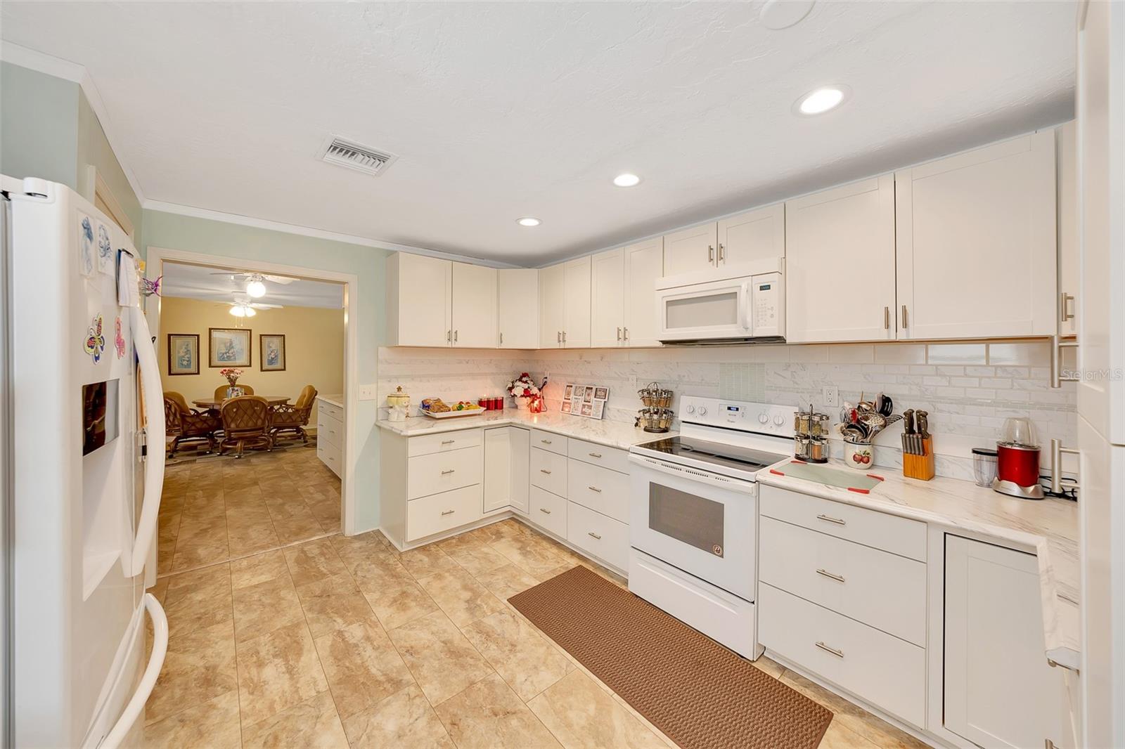 BEVERLY HILLS UNIT 04 - Residential