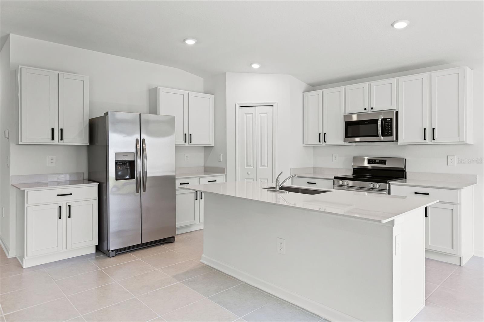 RANCHES/LK MCLEOD I - Residential Lease