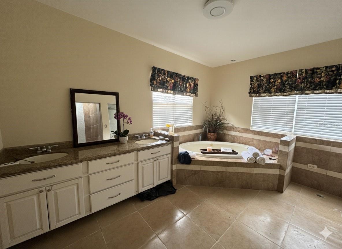 FINCAS MI RECREO - Residential