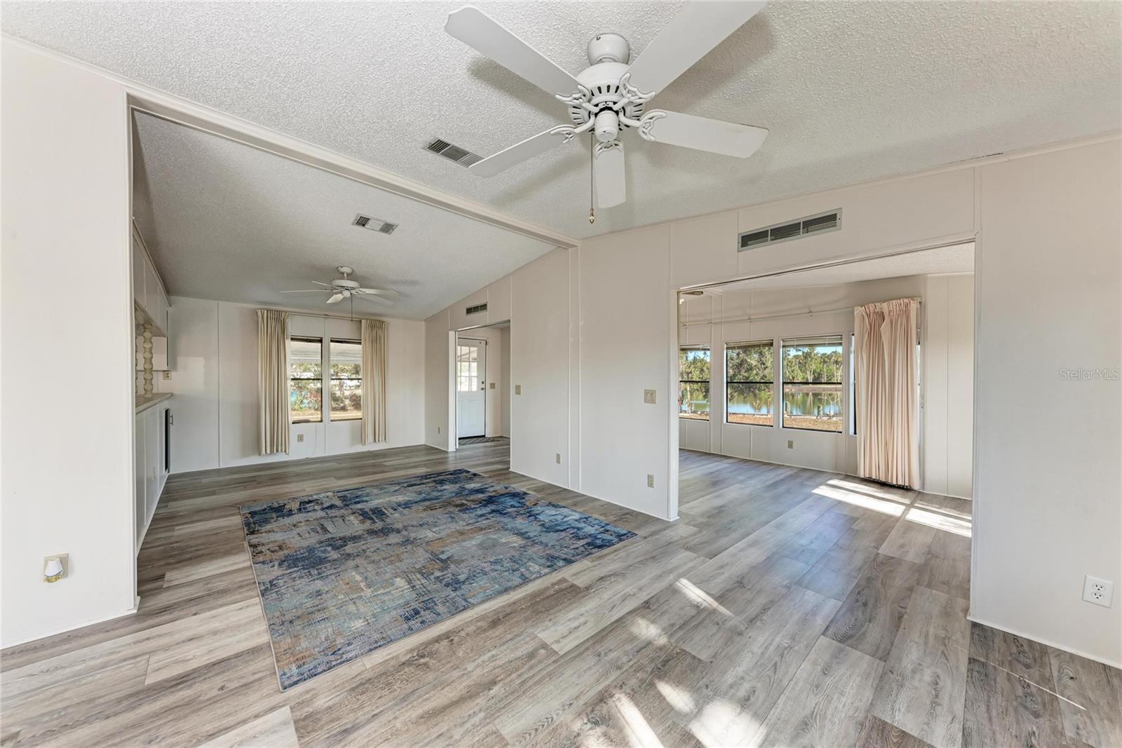 DE SOTO COMMUNITY UNIT ONE - Residential