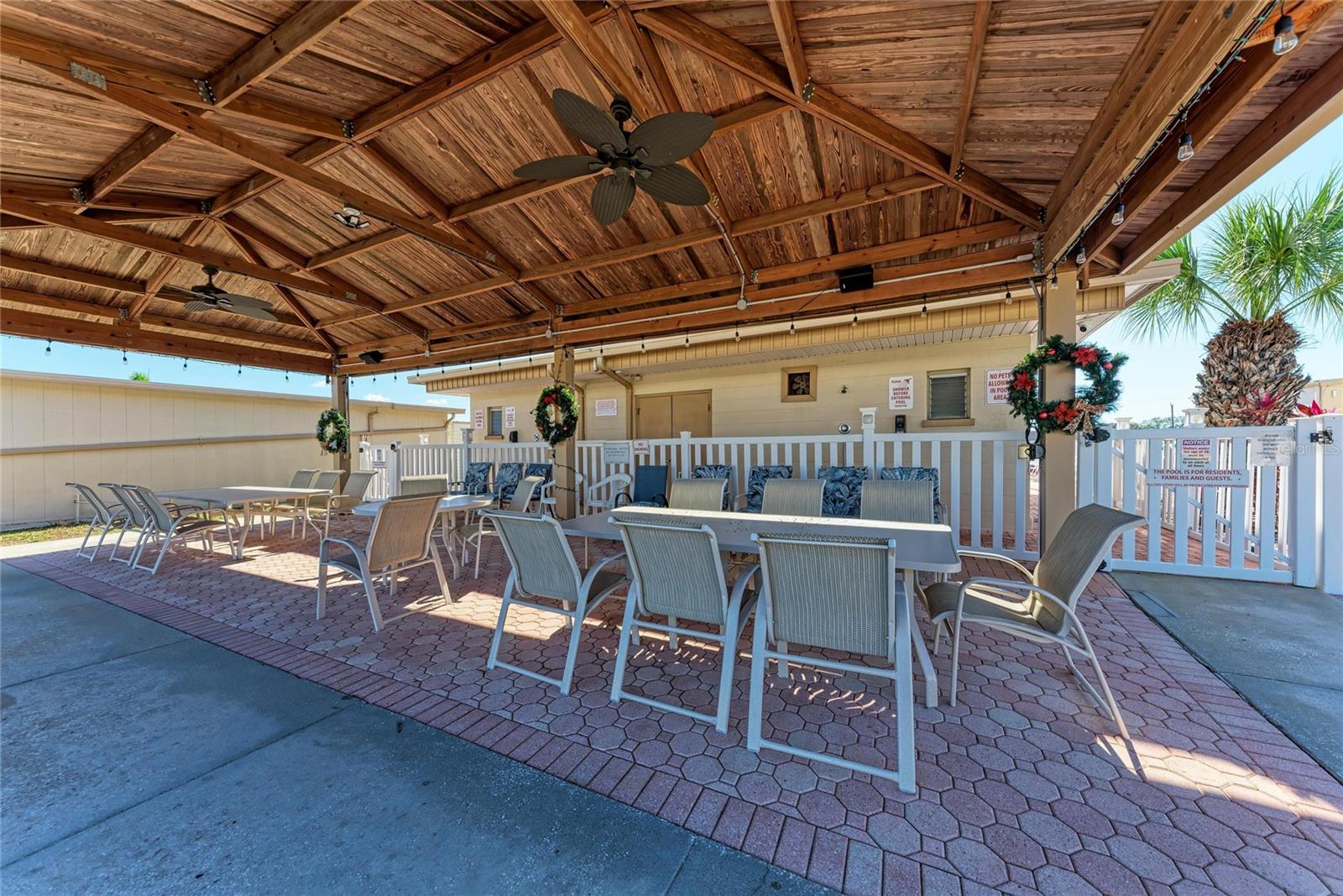 DE SOTO COMMUNITY UNIT ONE - Residential