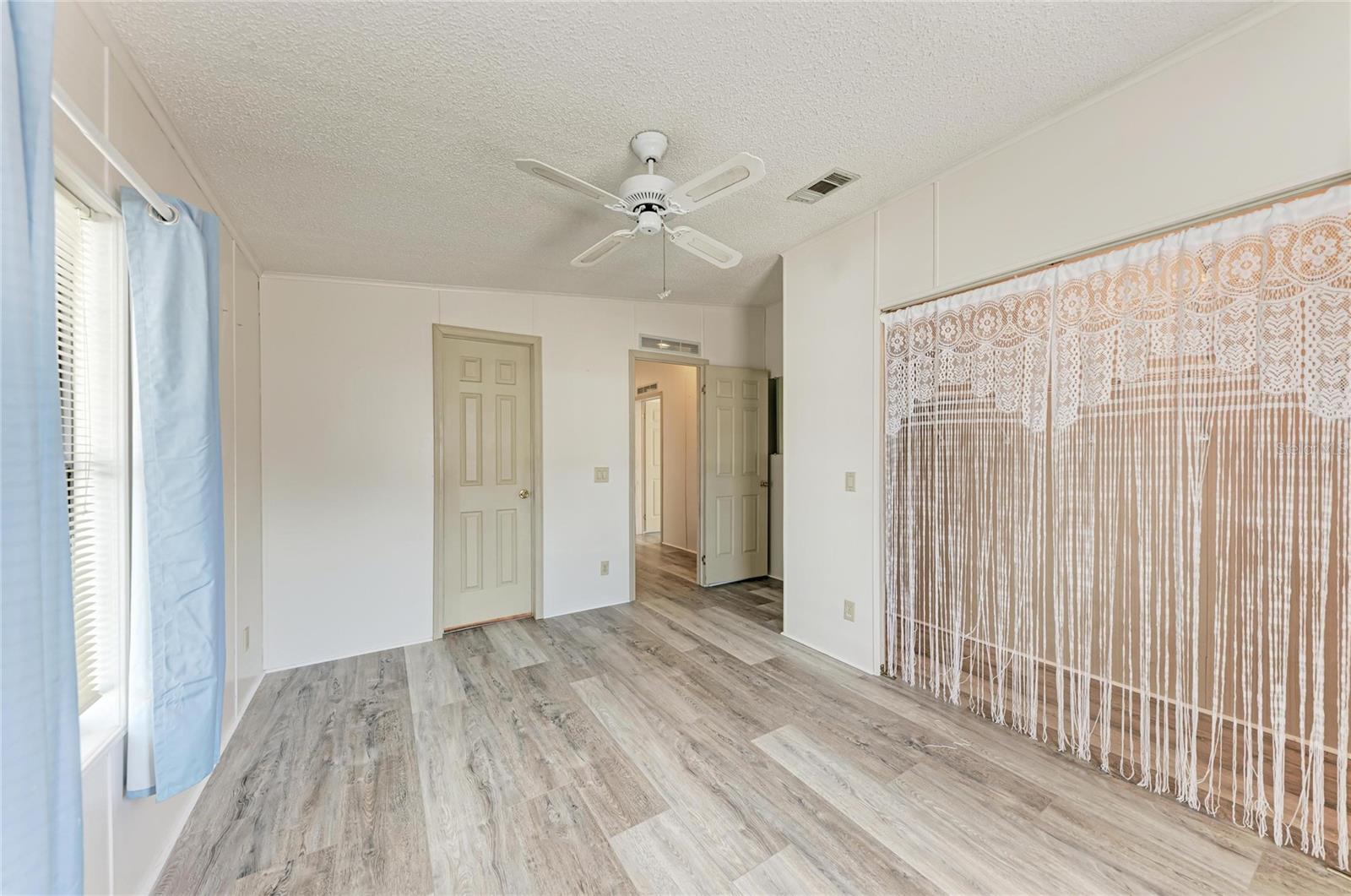 DE SOTO COMMUNITY UNIT ONE - Residential