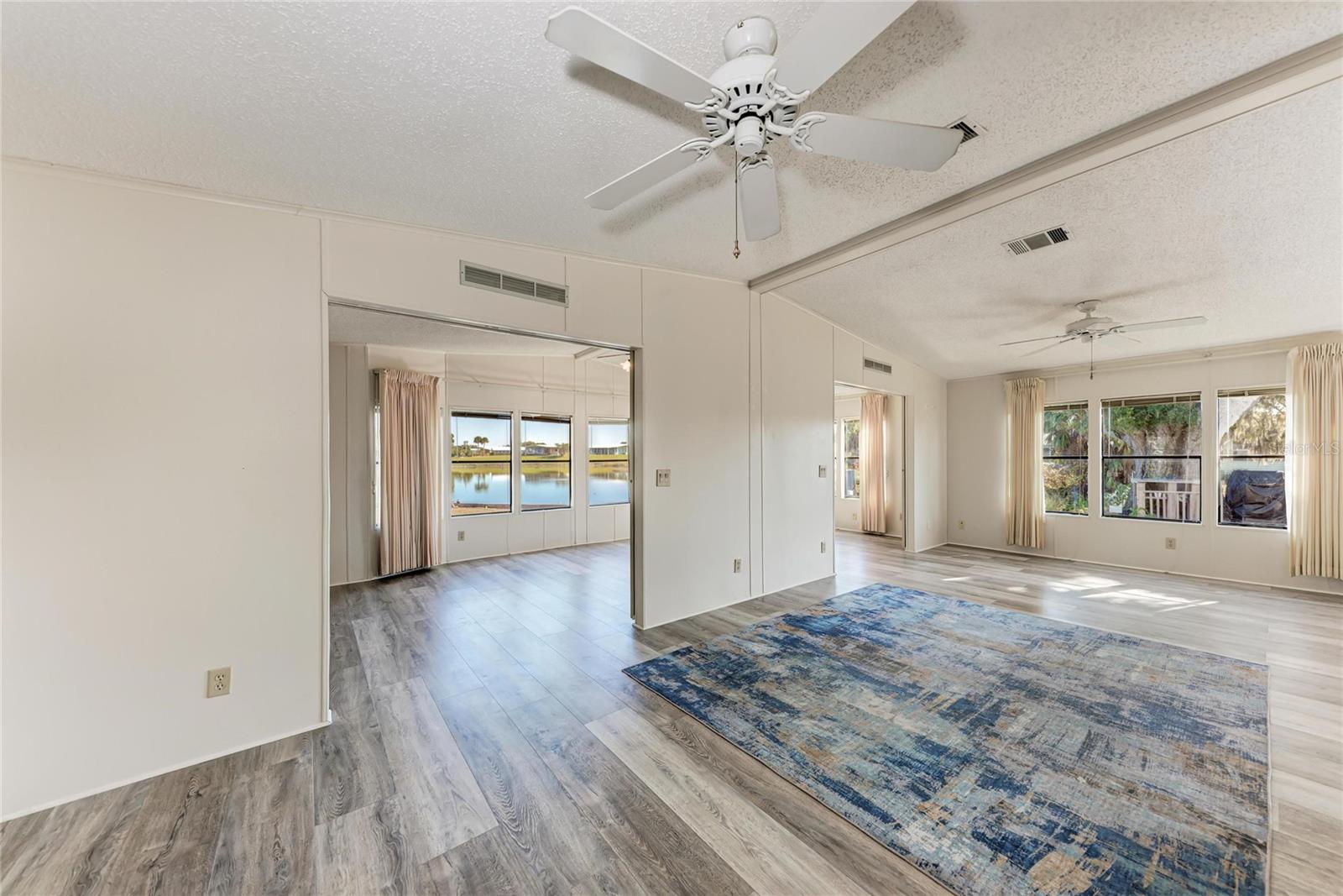 DE SOTO COMMUNITY UNIT ONE - Residential