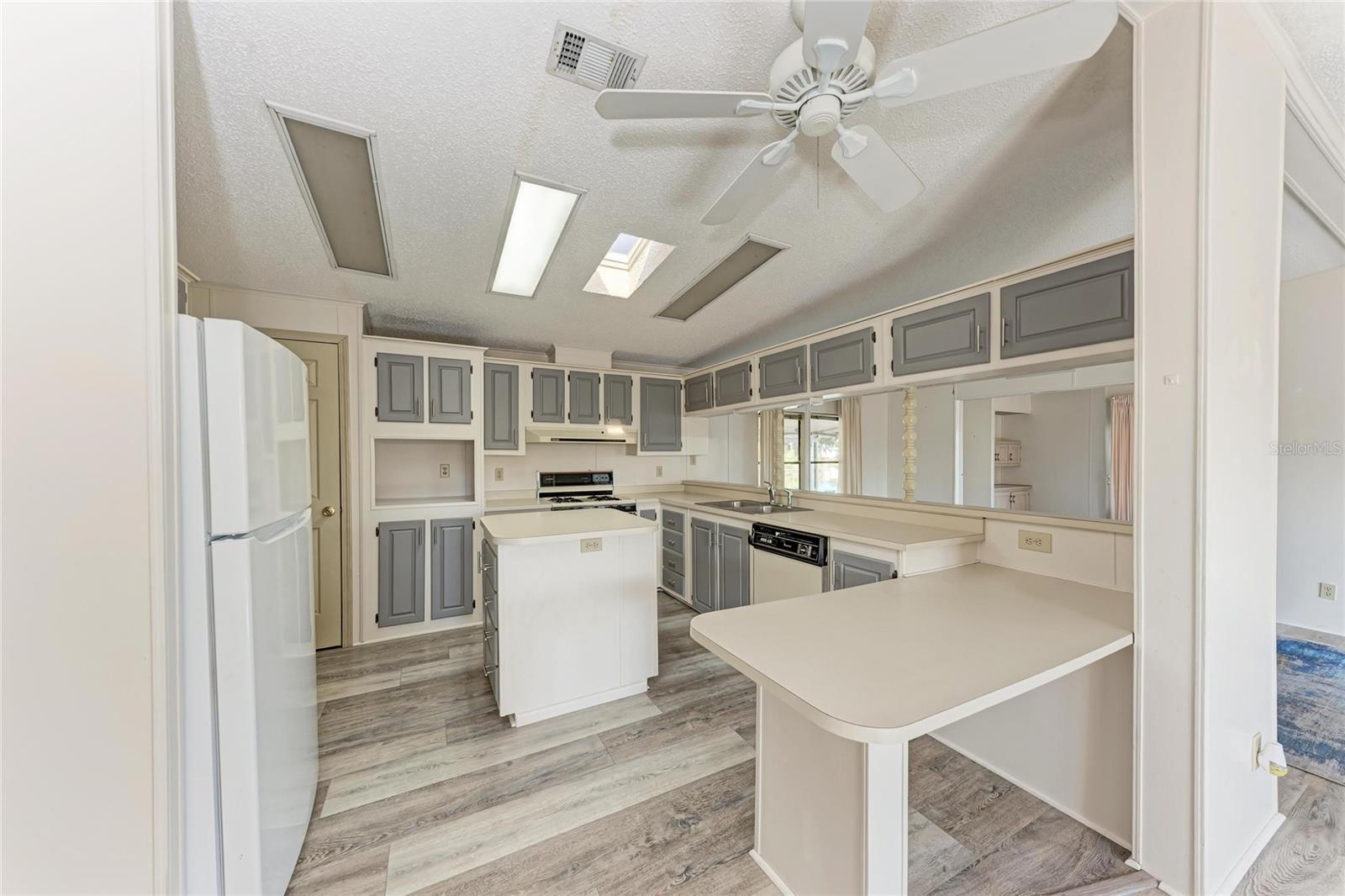 DE SOTO COMMUNITY UNIT ONE - Residential