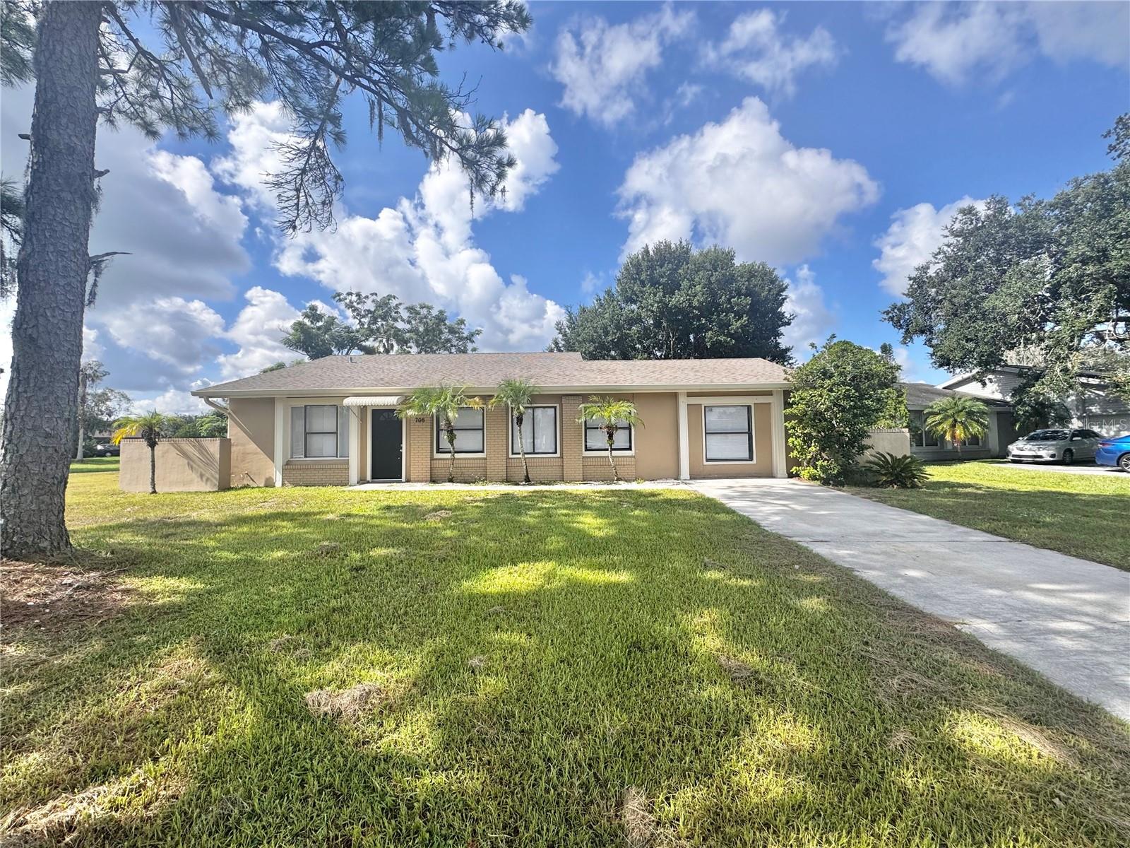 NO SECURITY DEPOSIT REQUIRED FOR SELECTED QUALIFIED CANDIDATES
Located on a quiet cul-de-sac, 708 Green Ct in Poinciana offers a simple and functional layout with a nice-sized yard. The home provides comfortable living space and convenient access to local parks, schools, and shopping.
Please read our application and rental Requirements In order to qualify for this rental:
Application fee is $60 per adult. Applicants with a credit score of 650+ pay 1st month's rent, one month deposit to move-in, Combined Income must equal 3 times the monthly rent or more. Credit, background, eviction and rental verifications are verified during application process. Proof of renters insurance is required prior to move in date.