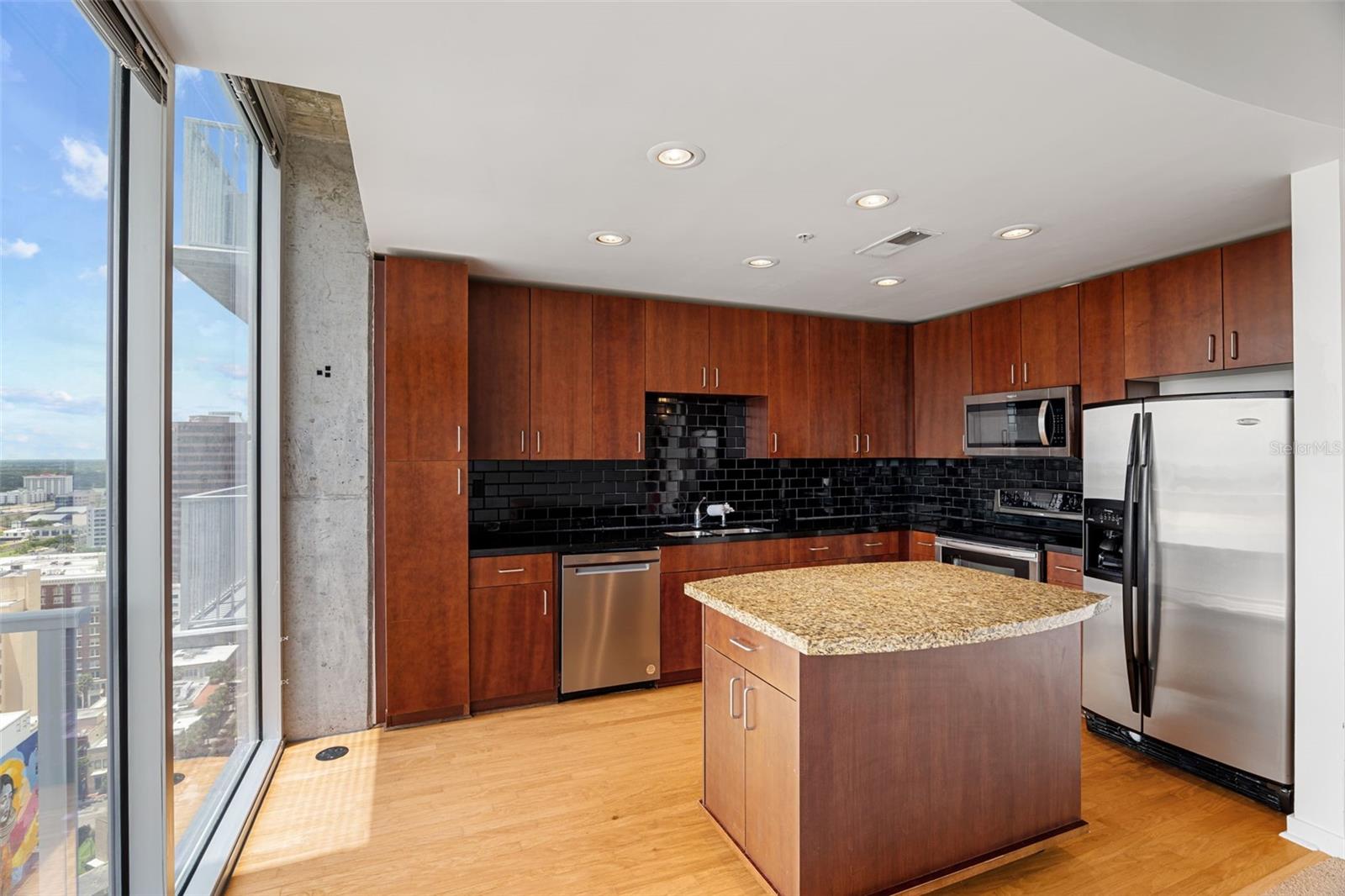 155 S COURT AVENUE 2008