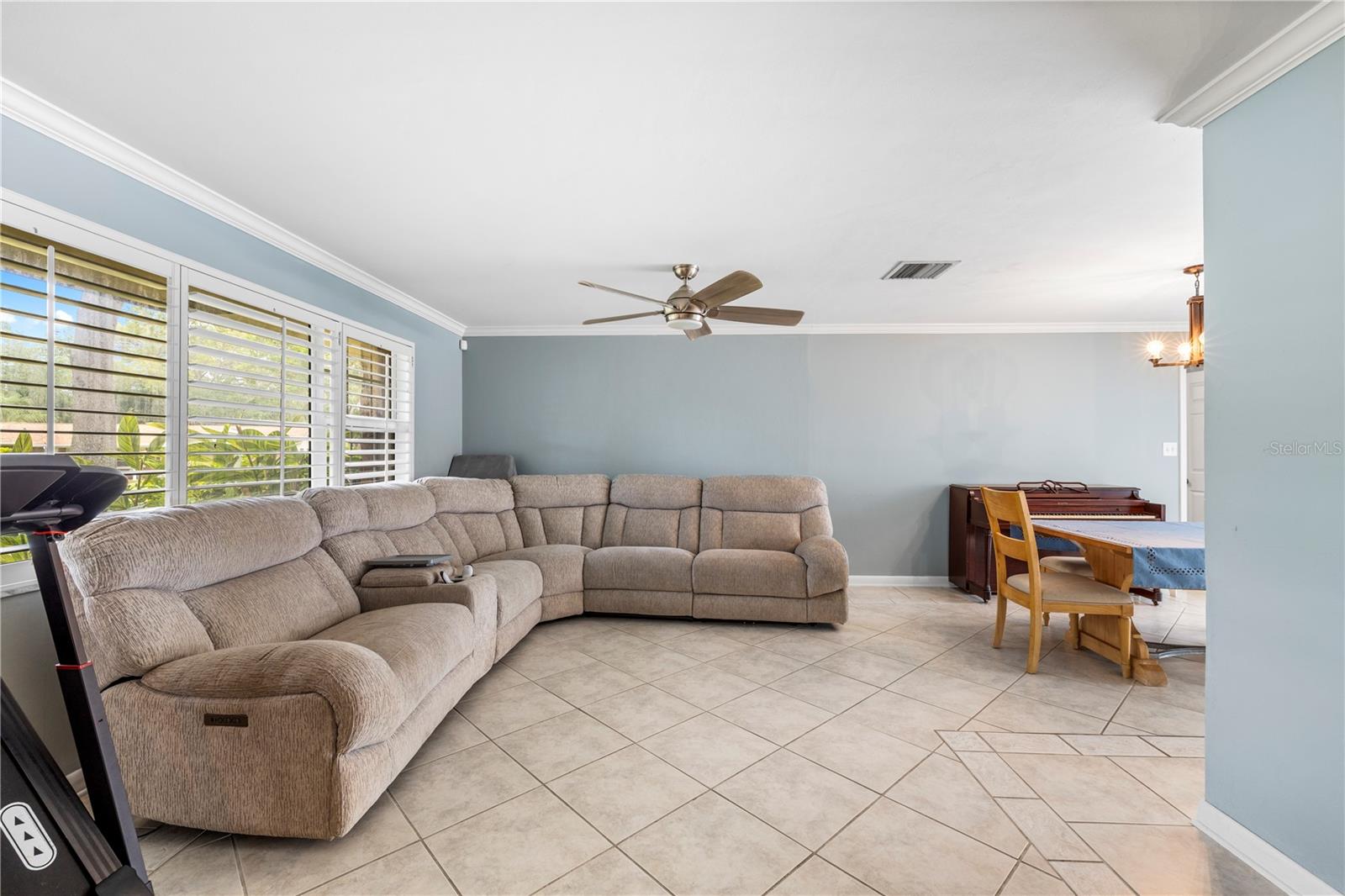 2215 BUENA VISTA DRIVE